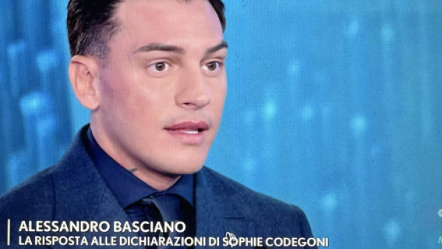 Verissimo,Basciano crede che Sophie sia plagiata: 'Chat con uno stregone e una cartomante'.