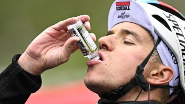Ciclismo, il preparatore della Soudal Quickstep: "I chetoni accelerano il recupero'