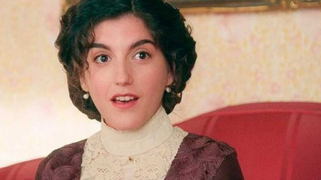 La promessa, trame spagnole: Jimena finge di essere incinta per tenere Manuel legato a s&eacute;.