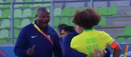 Biro comemora o gol do Brasil contra os EUA ap&oacute;s cruzamento. (Reprodu&ccedil;&atilde;o/YuTube/Caz&eacute;TV)