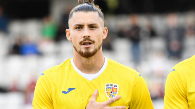 Mercato Inter: per la difesa si segue il profilo di Radu Dragusin.