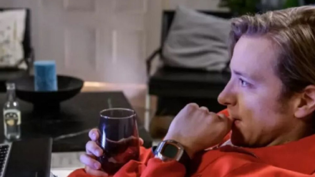 Tempesta d'amore, spoiler novembre: Gerry contattato per fare il modello, Erik ama Yvonne.
