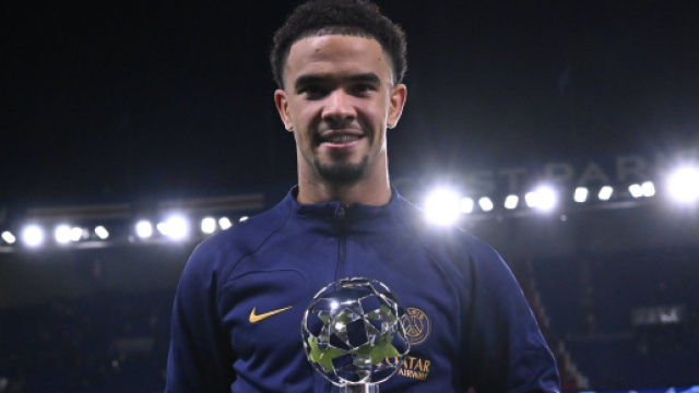 Za&iuml;re Emery a r&eacute;alis&eacute; une grande performance face au Milan. Encens&eacute; par Daniel Riolo, les internautes s'en sont moqu&eacute;s. (@FabrizioRomano)