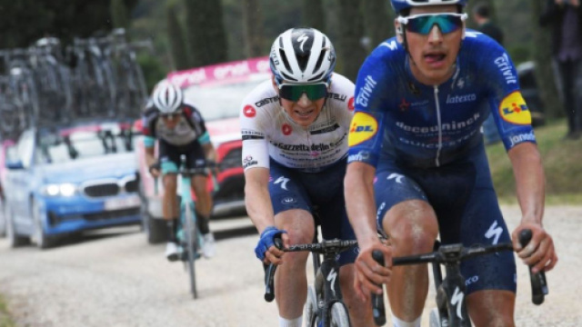 Ciclismo, Remco Evenepoel ha criticato l'inserimento dello sterrato nel percorso del Tour de France