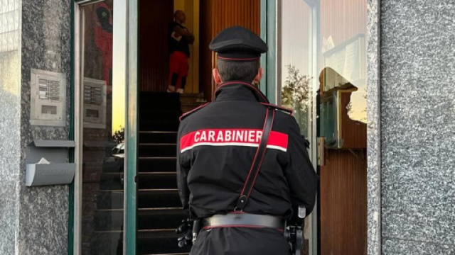 Rivoli, uccide la compagna e si getta gi&ugrave; da un silos.
