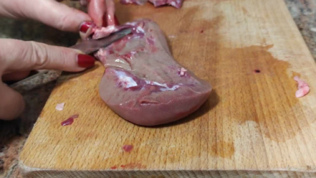 Rognone di maiale con verdure.