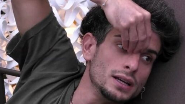 GF, Garibaldi contro Beatrice: 'Parlo una volta male di lei e tutti mi attaccano' (Clip).