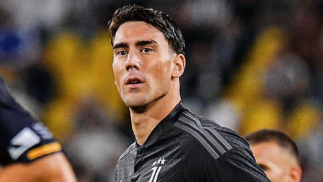 Juve, si tratta con lo staff di Vlahovic per il rinnovo: obiettivo scadenza nel 2027