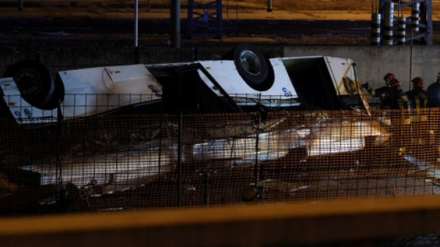 Mestre, pullman precipita da un cavalcavia: 21 morti e 15 feriti .