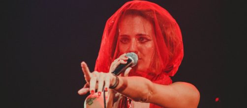 Letrux recebe carinho de artistas (Divulga&ccedil;&atilde;o)