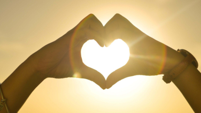 L'oroscopo e posizioni settimana dal 9 al 15 ottobre, amore: segni di terra favoriti.