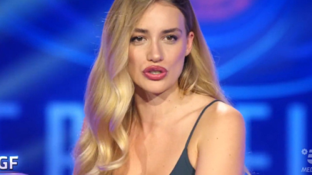 GF, Heidi sbotta con Valentina per la preparazione della pizza: 'Dico quello che voglio'.