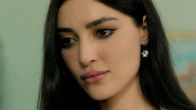 Terra amara, puntate al 12/11: Mujgan prende le distanze da Fikret, Lutfiye resta ad Adana.