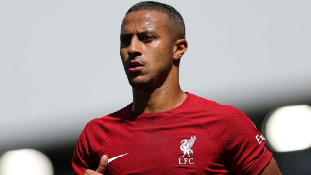 In foto Thiago Alcantara, centrocampista del Liverpool.