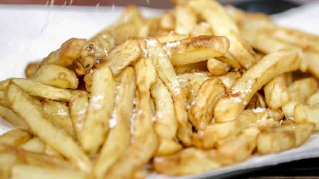 Le patate fritte alla francese, un contorno ottimo.