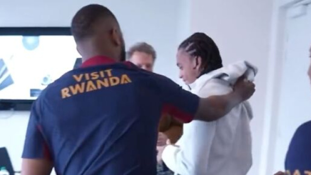 Mbapp&eacute; n'a pas manqu&eacute; de chambrer son fr&egrave;re. (screenshot Twitter - @StatsKMbappe)