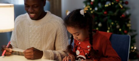 A partir de novembro, adultos poderão se dirigir aos Correios e adotar cartas de Natal