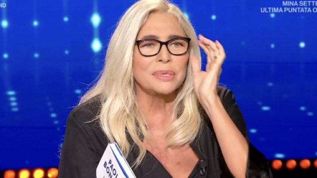 Domenica In non va in onda il 12 novembre, in foto Mara Venier.