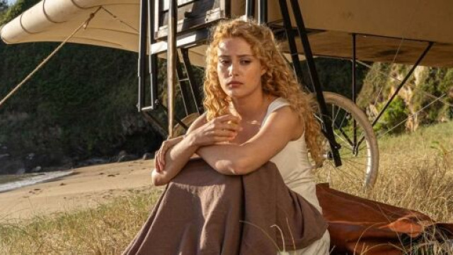 La Promessa anticipazioni spagnole: Jana e Manuel cedono alla passione, Lope esce di scena.