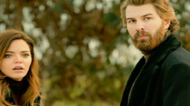 Terra amara, trame Turchia: Altun accusata di avere una relazione con Fikret.