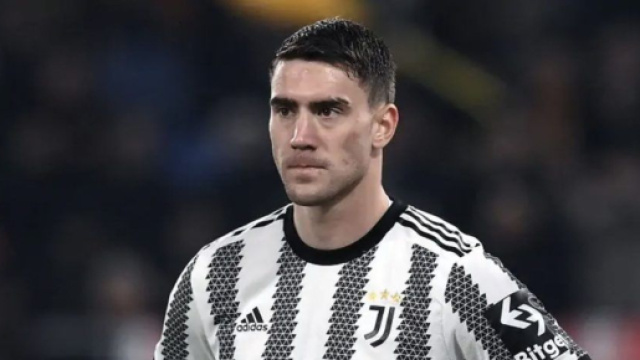 Juventus, per il centrocampo piace De Paul: si valuta coinvolgimento di Vlahovic.