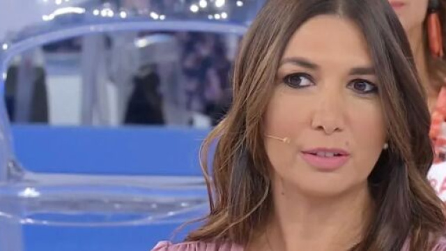 Uomini e donne, chi &egrave; la dama Claudia Lenti: 40 anni, ha rotto con il cavaliere Alessio.