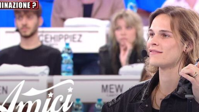 Amici, spoiler pomeridiano del 19/11: Matthew vince la sfida, Holy a rischio.