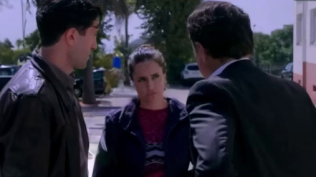 Un posto al sole, Damiano Renda (Luigi Miele), Viola Bruni (Ilenia Lazzarin) ed Eugenio Nicotera (Paolo Romano).