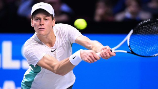 Jannik Sinner si ritira dal Masters 1000 di Parigi.