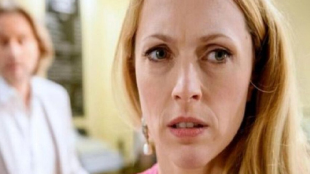 Tempesta d'amore spoiler: Rosalie confessa a Michael di essere andata a letto con Raphael.