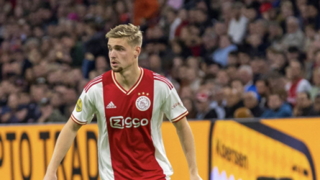 In foto Kenneth Taylor, centrocampista dell'Ajax