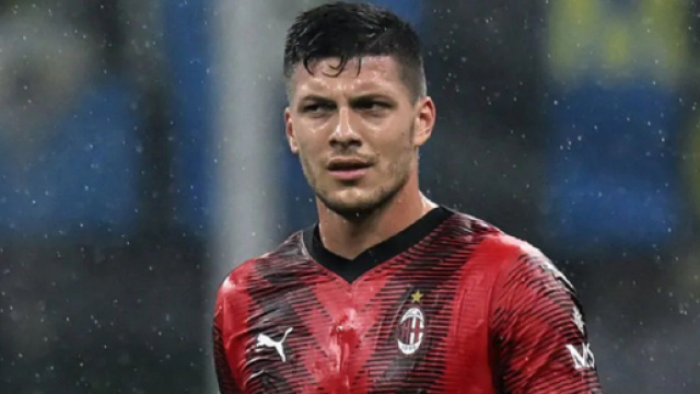 In foto Jovic, attaccante del Milan.