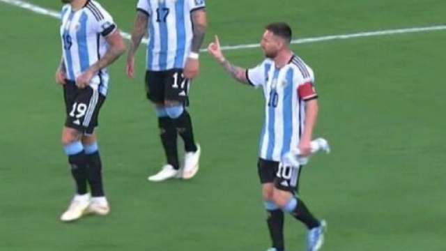 Lionel Messi avec l'Argentine (capture Twitter @Actu Foot)