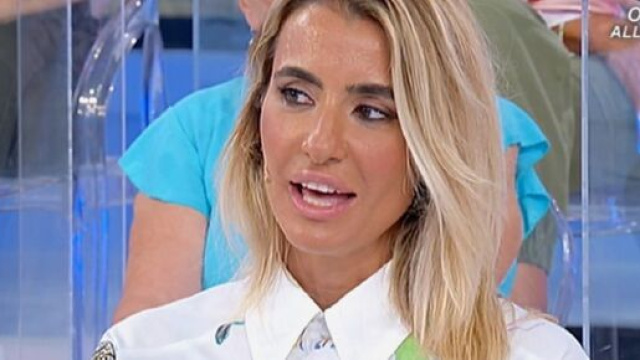 Uomini e donne, chi &egrave; Cristina Tenuta: 43 anni, continua ad avere un debole per Armando.