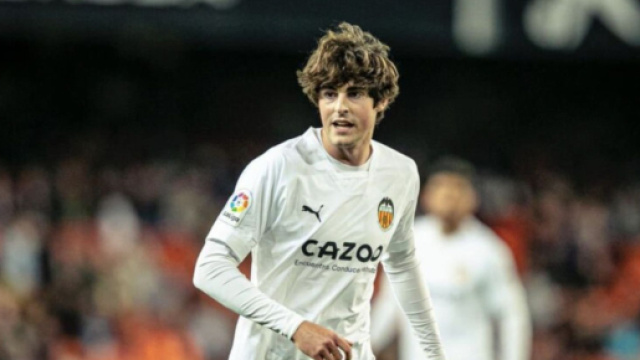 Juventus, Manna avrebbe visionato il centrocampista del Valencia Javi Guerra.
