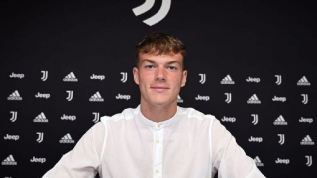 Patryk Mazur, centrocampista della Juventus under 19.