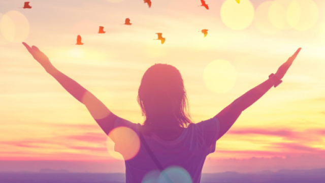 L'oroscopo di domani 2 dicembre: Toro vincente nel lavoro, in ripresa l'Ariete (1&ordf; met&agrave;).