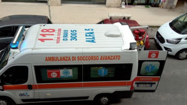 Ancona, 15enne investito davanti la scuola: non sarebbe in pericolo di vita.