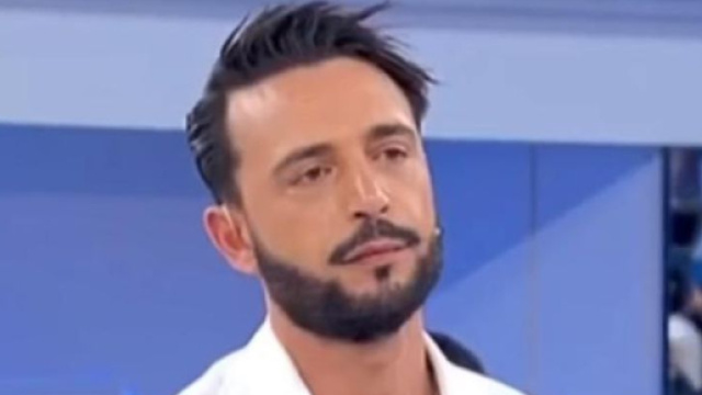 In foto Armando Incarnato, cavaliere del trono over di Uomini e donne.