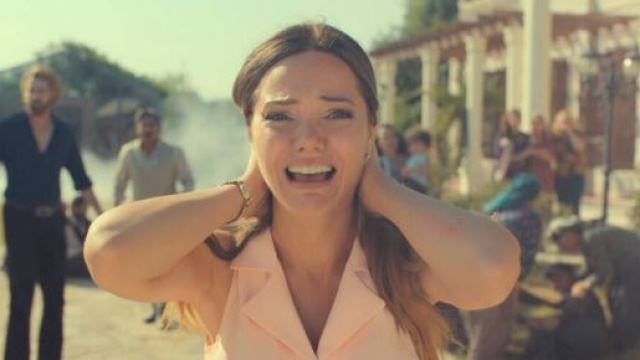 In foto Zuleyha della soap Terra amara.