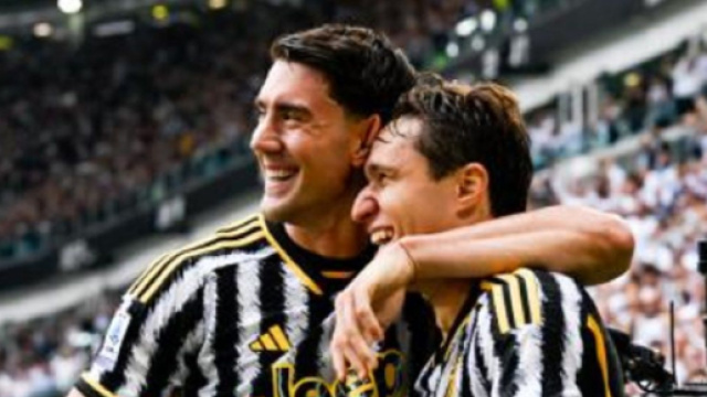 In foto Chiesa e Vlahovic, giocatori della Juventus.