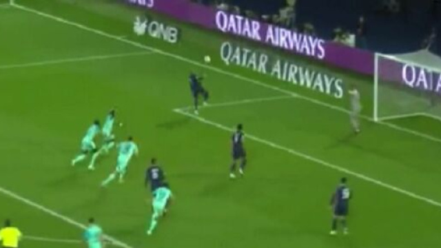 Kylian Mbapp&eacute; avec le PSG (capture Twitter @panams75)