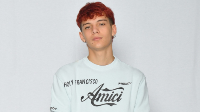 Amici, spoiler 3 dicembre: Holy ha dovuto abbandonare la scuola.