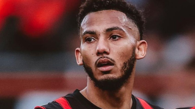 Juventus, occhi su Lloyd Kelly, difensore del Bournemouth che piace anche al Milan