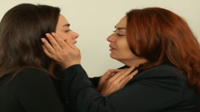 Terra amara, anticipazioni: Sevda riabbraccia sua figlia Umit tra le lacrime.