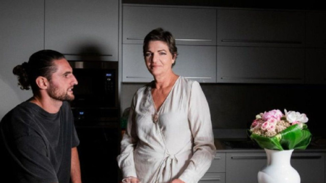 Adrien Rabiot et sa maman (capture Twitter @SimoneRovera)