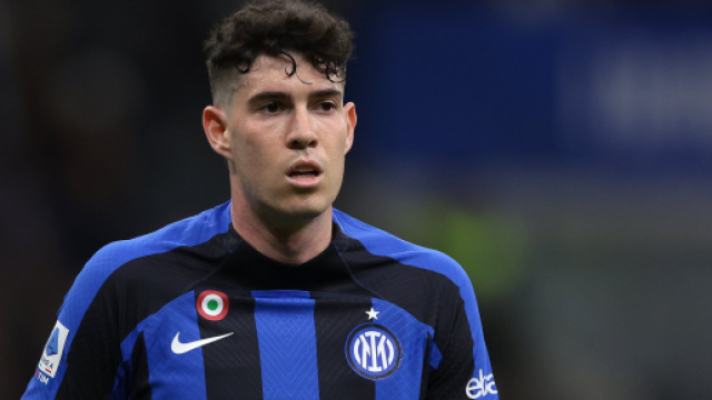 In foto Bastoni, difensore dell'Inter.