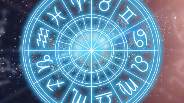 L'oroscopo di marted&igrave; 14 novembre: Mercurio favorisce l'Acquario, Sagittario carismatico.