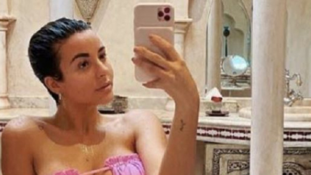 Rym Renom a pos&eacute; en maillot de bain, et a provoqu&eacute; la col&egrave;re de certains internautes (Screenshoot Twitter @Fiffou76)