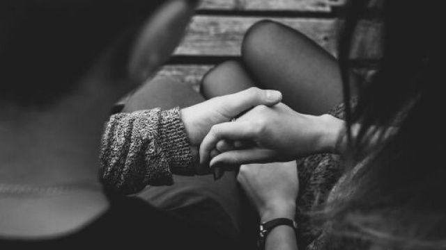 L'oroscopo settimanale dal 13 al 19 novembre, amore di coppia e single: Cancro alla grande.
